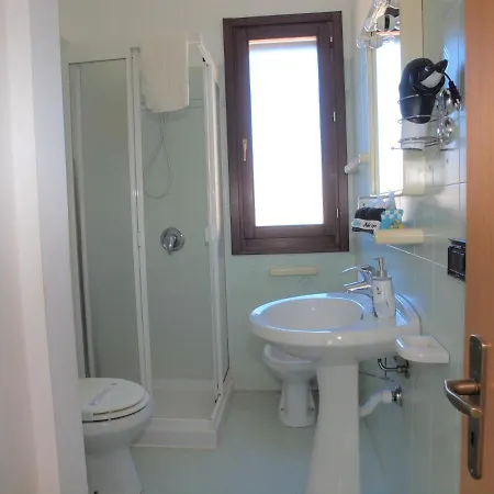 Locanda Rooms بيت ضيافة 4*