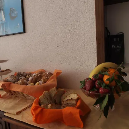 Locanda Rooms بيت ضيافة